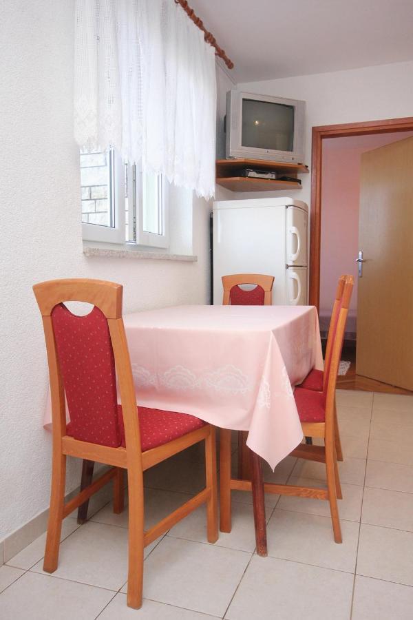 Apartments With A Parking Space Pag - 9388 Pag Town Esterno foto