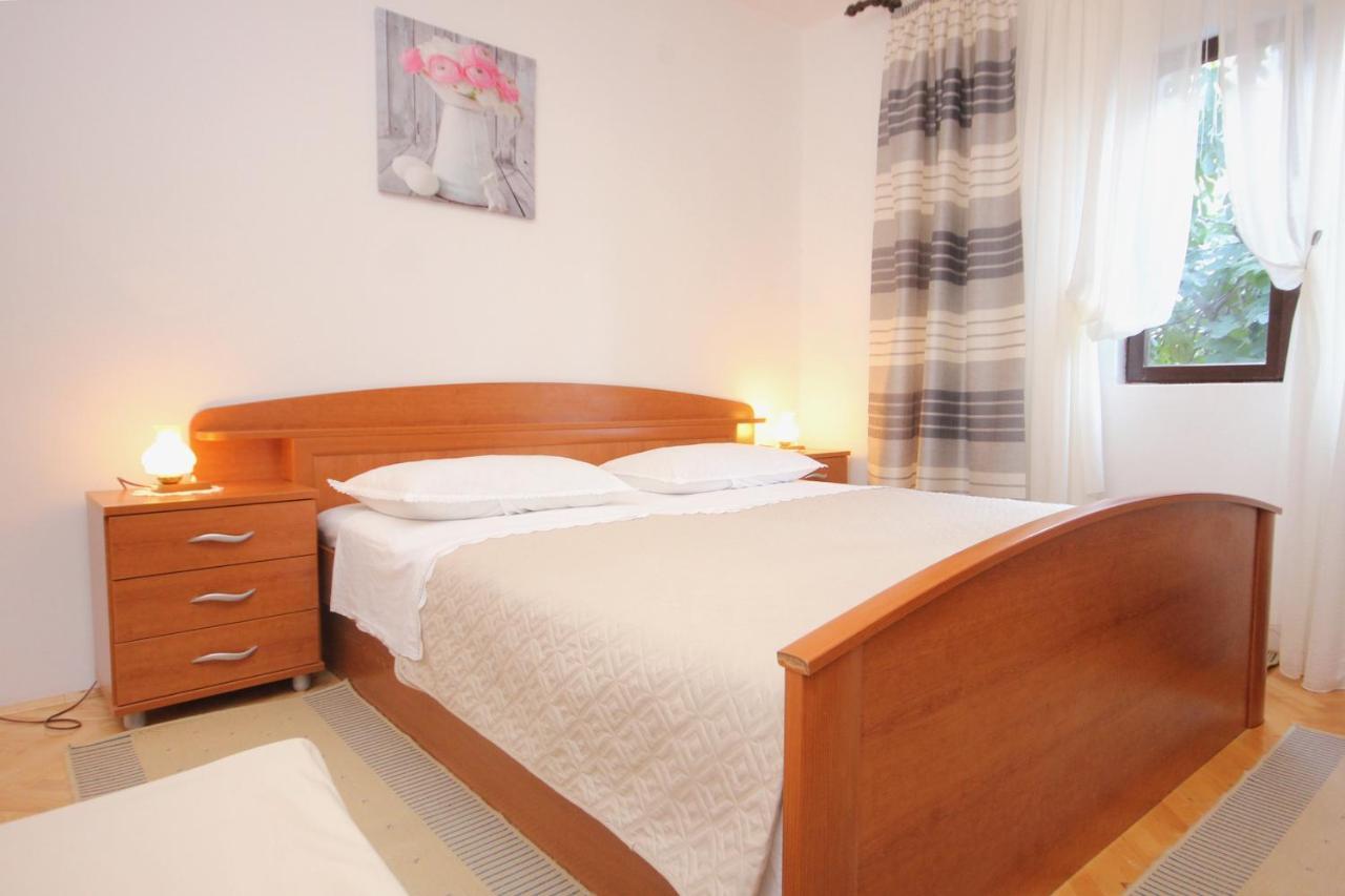 Apartments With A Parking Space Pag - 9388 Pag Town Esterno foto